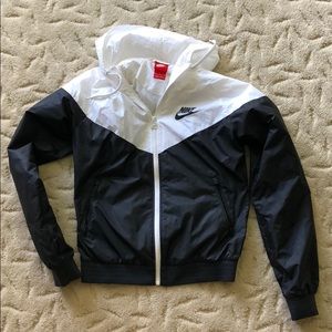 Nike windbreaker jacket